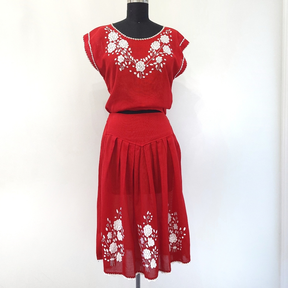 Vintage 1950s Mexican Embroidered Floral Peasant Boho Hippie Skirt Set - Picture 13 of 13